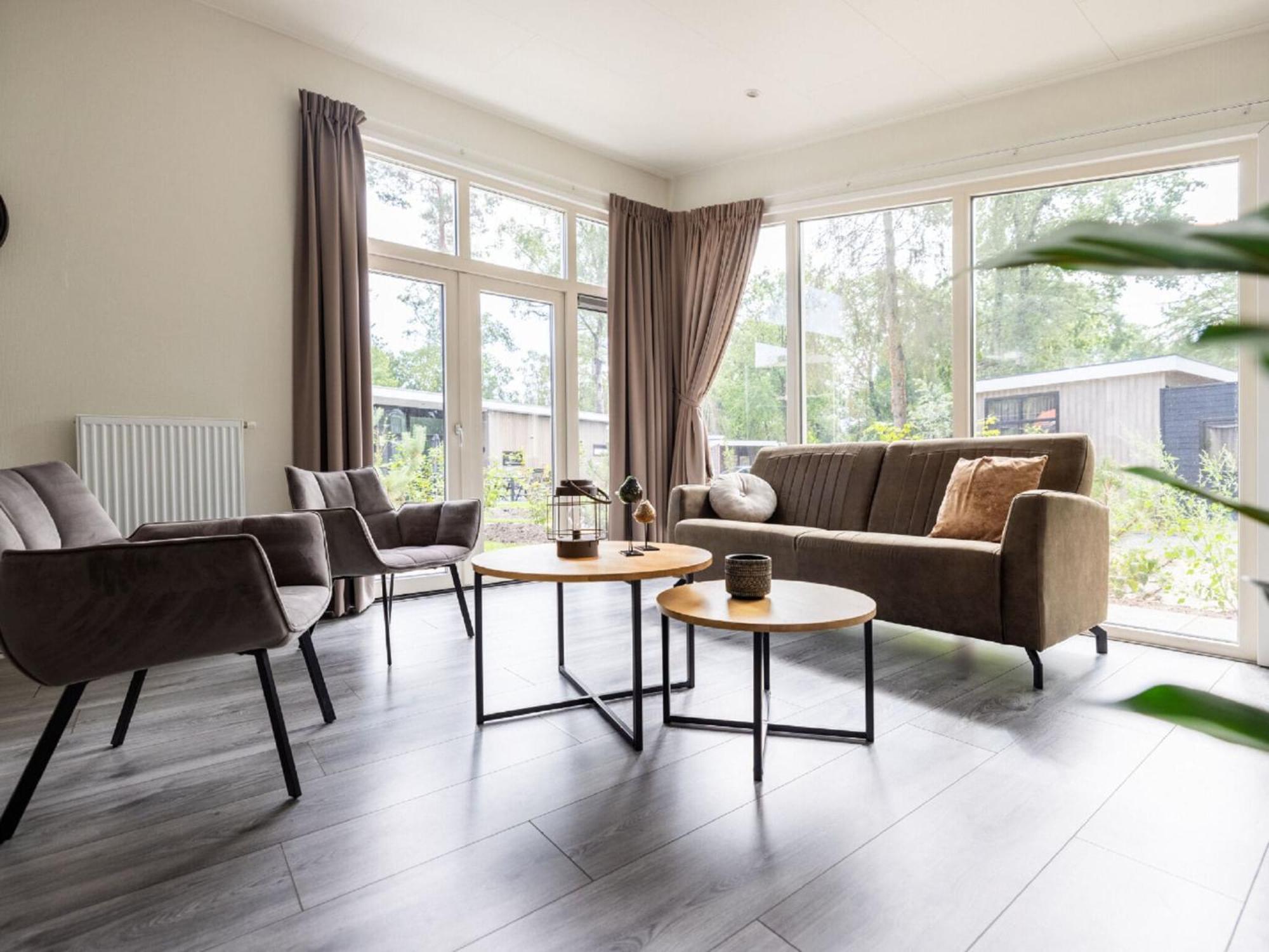 Comfortable Chalet With Combination Microwave Near The Veluwe Hoenderloo Esterno foto