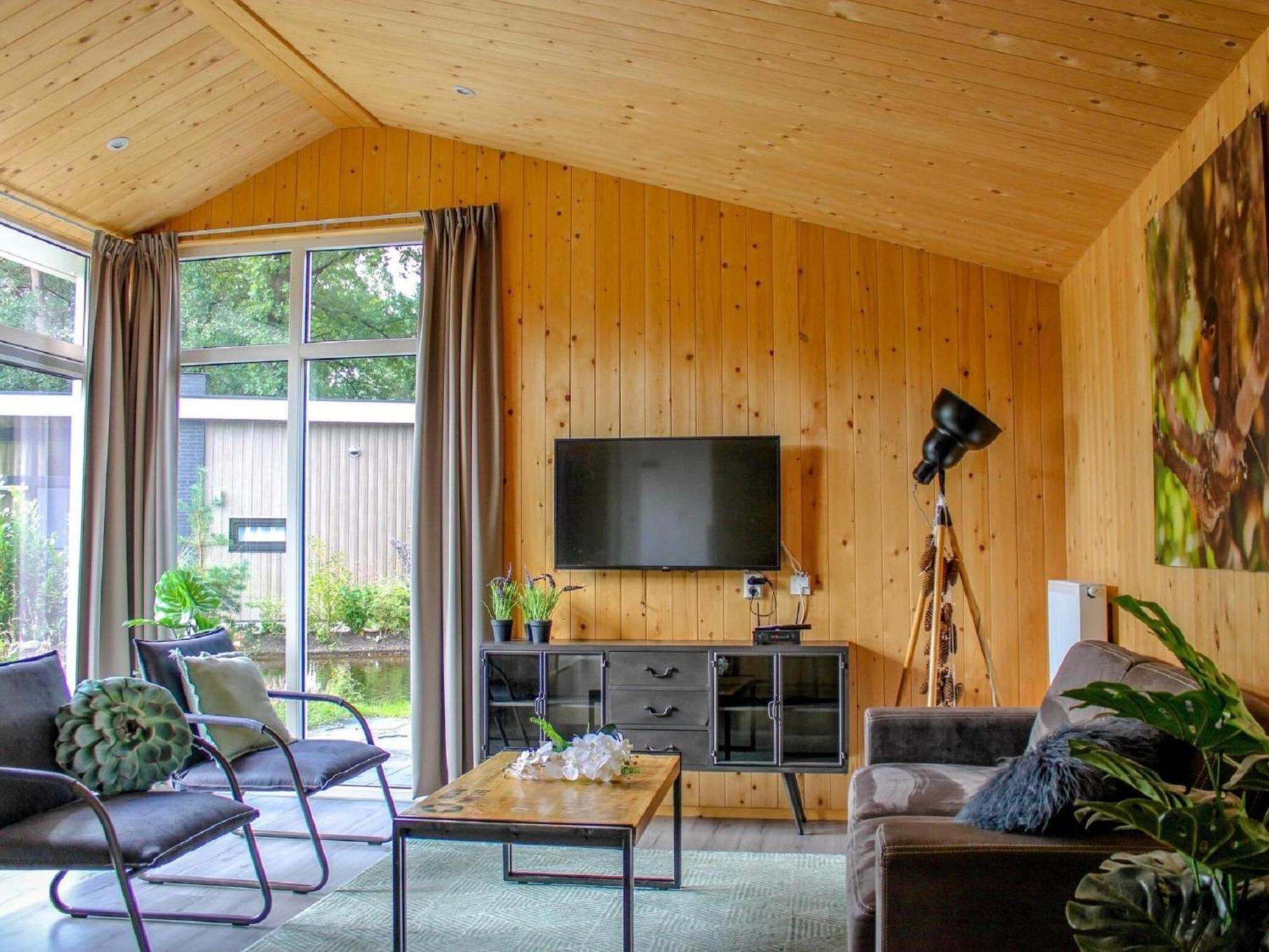 Comfortable Chalet With Combination Microwave Near The Veluwe Hoenderloo Esterno foto
