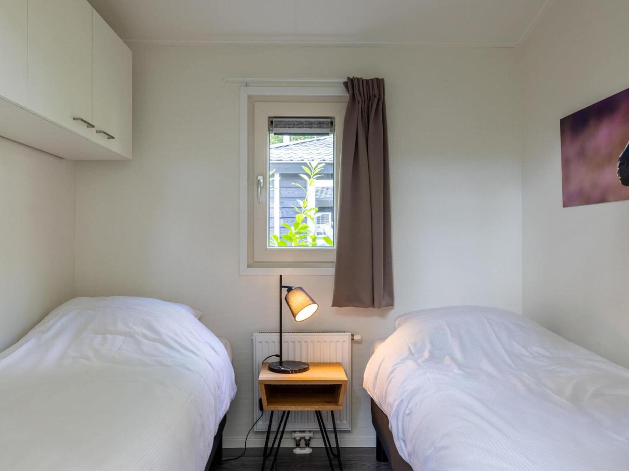 Comfortable Chalet With Combination Microwave Near The Veluwe Hoenderloo Esterno foto
