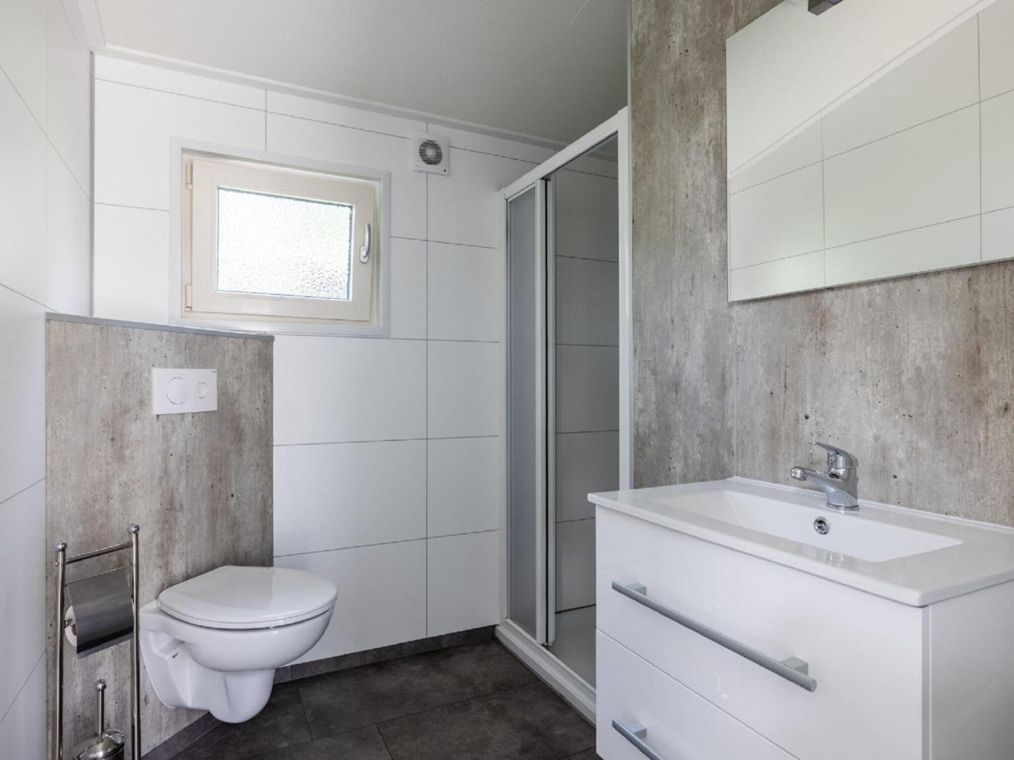 Comfortable Chalet With Combination Microwave Near The Veluwe Hoenderloo Esterno foto
